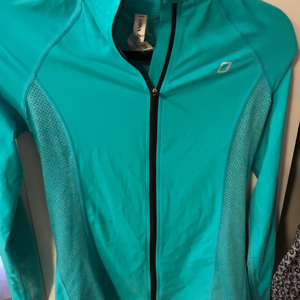 Lorna Jane Work out Jacket in a lovely color.